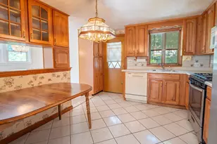 27 State St, Randolph, MA 02368 - Photo 7