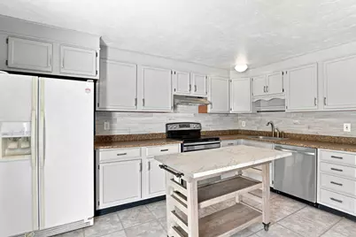 322 Bedford St #322, East Bridgewater, MA 02333 - Photo 5