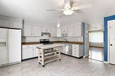 322 Bedford St #322, East Bridgewater, MA 02333 - Photo 5