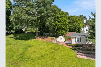 61 Myrtle Ave, Wakefield, MA 01880 - Photo 3