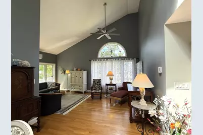 139 Cottonwood St, Fairhaven, MA 02719 - Photo 3