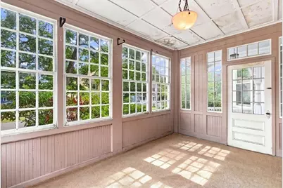 25 Avon St, Wakefield, MA 01880 - Photo 13