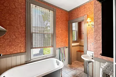 25 Avon St, Wakefield, MA 01880 - Photo 15