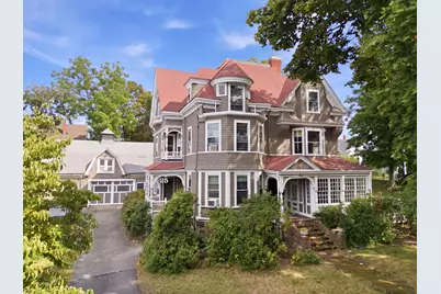 25 Avon St, Wakefield, MA 01880 - Photo 1