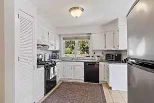 713 E Merrimack St, Lowell, MA 01852 - Photo 15