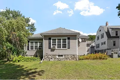713 E Merrimack Street, Lowell, MA 01852 - Photo 37