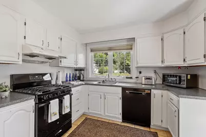 713 E Merrimack Street, Lowell, MA 01852 - Photo 19