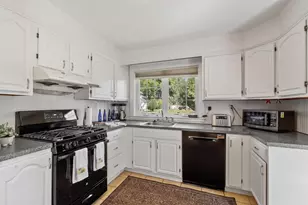 713 E Merrimack St, Lowell, MA 01852 - Photo 19