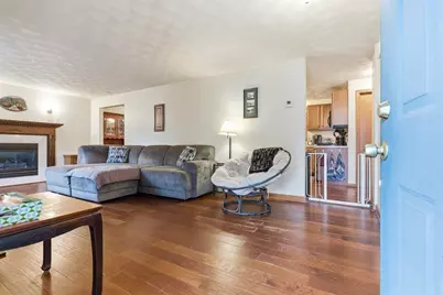 34 Oak Knoll Rd, Lowell, MA 01852 - Photo 3