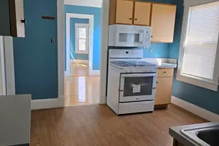 208 Pine St, Lowell, MA 01851 - Photo 5
