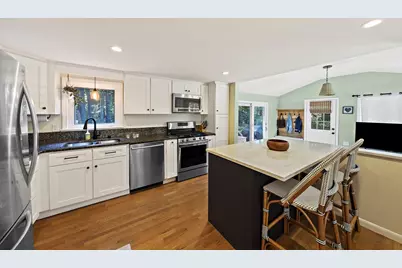 75 Oak St, Pembroke, MA 02359 - Photo 5