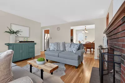 46 Grapevine Ave, Lexington, MA 02421 - Photo 3