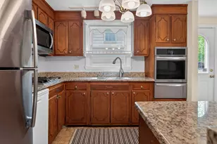 46 Grapevine Ave, Lexington, MA 02421 - Photo 5