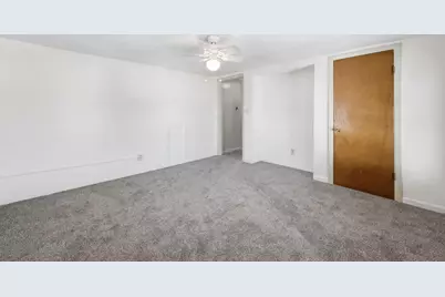 37 Howard St, Chicopee, MA 01013 - Photo 25