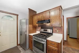 42 Lakeview Dr, West Brookfield, MA 01585 - Photo 7