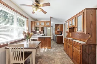 42 Lakeview Dr, West Brookfield, MA 01585 - Photo 9