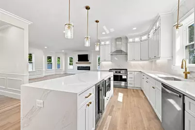 2 Berthold St, Saugus, MA 01906 - Photo 7
