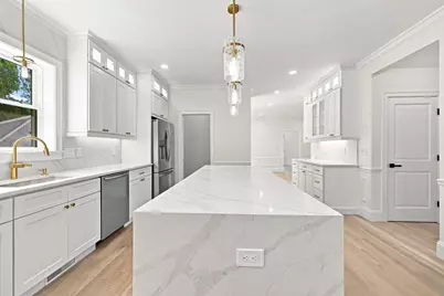 2 Berthold St, Saugus, MA 01906 - Photo 9