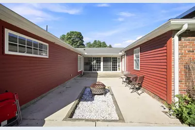 146 Huntington Rd, Russell, MA 01071 - Photo 9