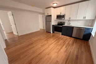 33 Pleasant St, Leominster, MA 01453 - Photo 9