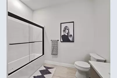 123 Essex #303, Lawrence, MA 01840 - Photo 15