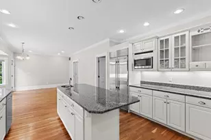 27 Carriage Dr, Lexington, MA 02420 - Photo 11
