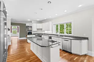 27 Carriage Dr, Lexington, MA 02420 - Photo 9