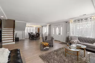 581 California, Newton, MA 02460 - Photo 5