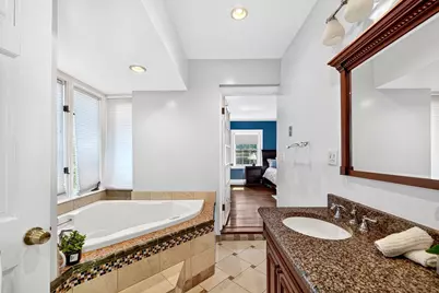 127 Commonwealth Ave, Newton, MA 02467 - Photo 19