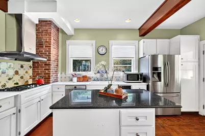 127 Commonwealth Ave, Newton, MA 02467 - Photo 9