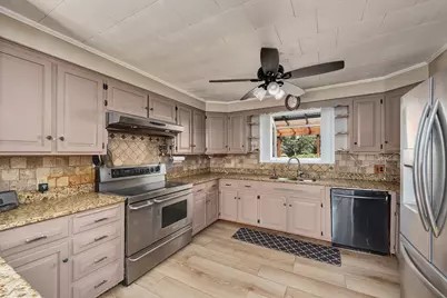 37 Riverdale Ave, Haverhill, MA 01835 - Photo 3