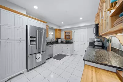 16 Country Club Rd #16, Peabody, MA 01960 - Photo 5