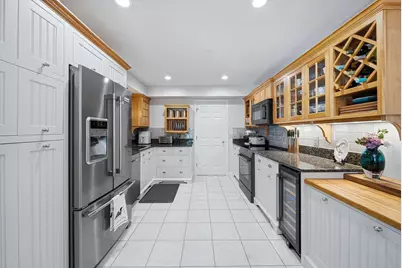 16 Country Club Rd #16, Peabody, MA 01960 - Photo 3