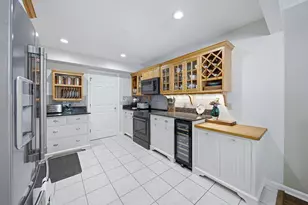 16 Country Club Rd, Peabody, MA 01960 - Photo 5