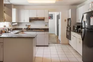 10 Pond View Ln, Ashland, MA 01721 - Photo 5