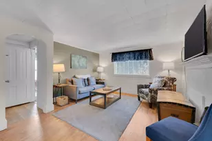 16 Charlton St, Sturbridge, MA 01566 - Photo 5