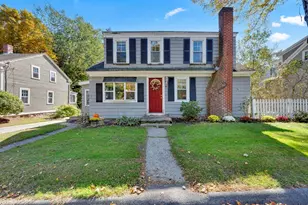16 Charlton St, Sturbridge, MA 01566 - Photo 1