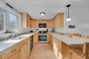 16 Charlton St, Sturbridge, MA 01566 - Photo 11