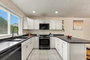 139 Captain Eames Cir, Ashland, MA 01721 - Photo 11