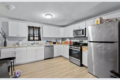 19 Hiawatha Rd, Boston, MA 02126 - Photo 5