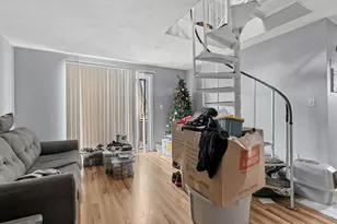 19 Hiawatha Rd, Boston, MA 02126 - Photo 21