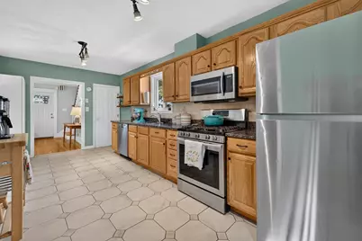 15 Draper St, Medford, MA 02155 - Photo 9