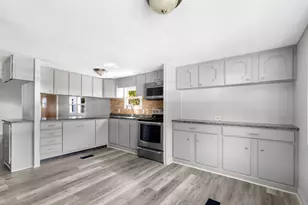 71 Maplewood Dr, Halifax, MA 02338 - Photo 5