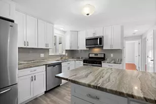 2 Ash St, Amesbury, MA 01913 - Photo 5