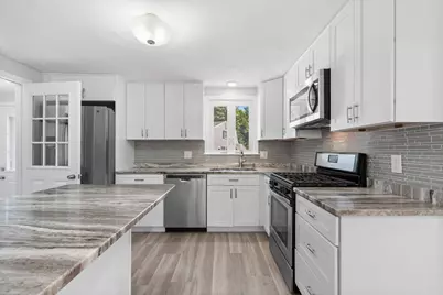 2 Ash St, Amesbury, MA 01913 - Photo 9