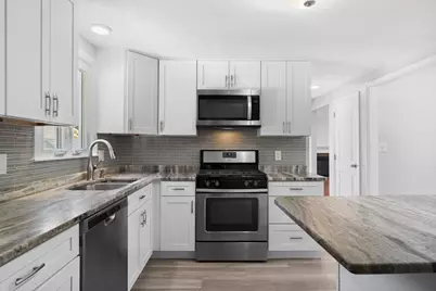 2 Ash St, Amesbury, MA 01913 - Photo 11