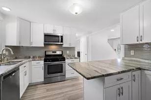 2 Ash St, Amesbury, MA 01913 - Photo 7