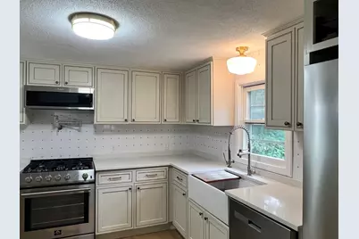 18 Hurley Ave, Dracut, MA 01826 - Photo 3