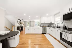 106 Pond St, Attleboro, MA 02703 - Photo 11