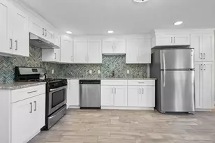 31 Acorn Dr, Randolph, MA 02368 - Photo 9